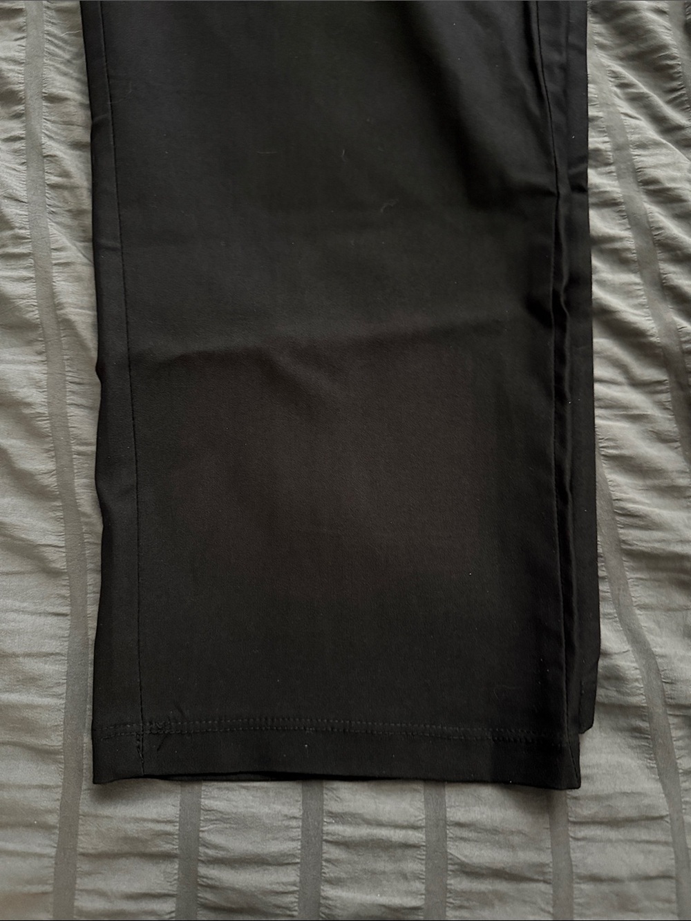 Simply Vera Capri black pants - Picture 3 of 3